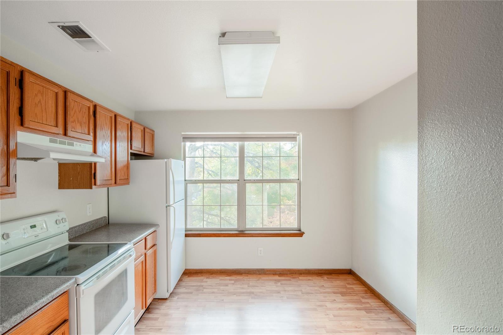 MLS Image #8 for 5704 w asbury place 204,lakewood, Colorado