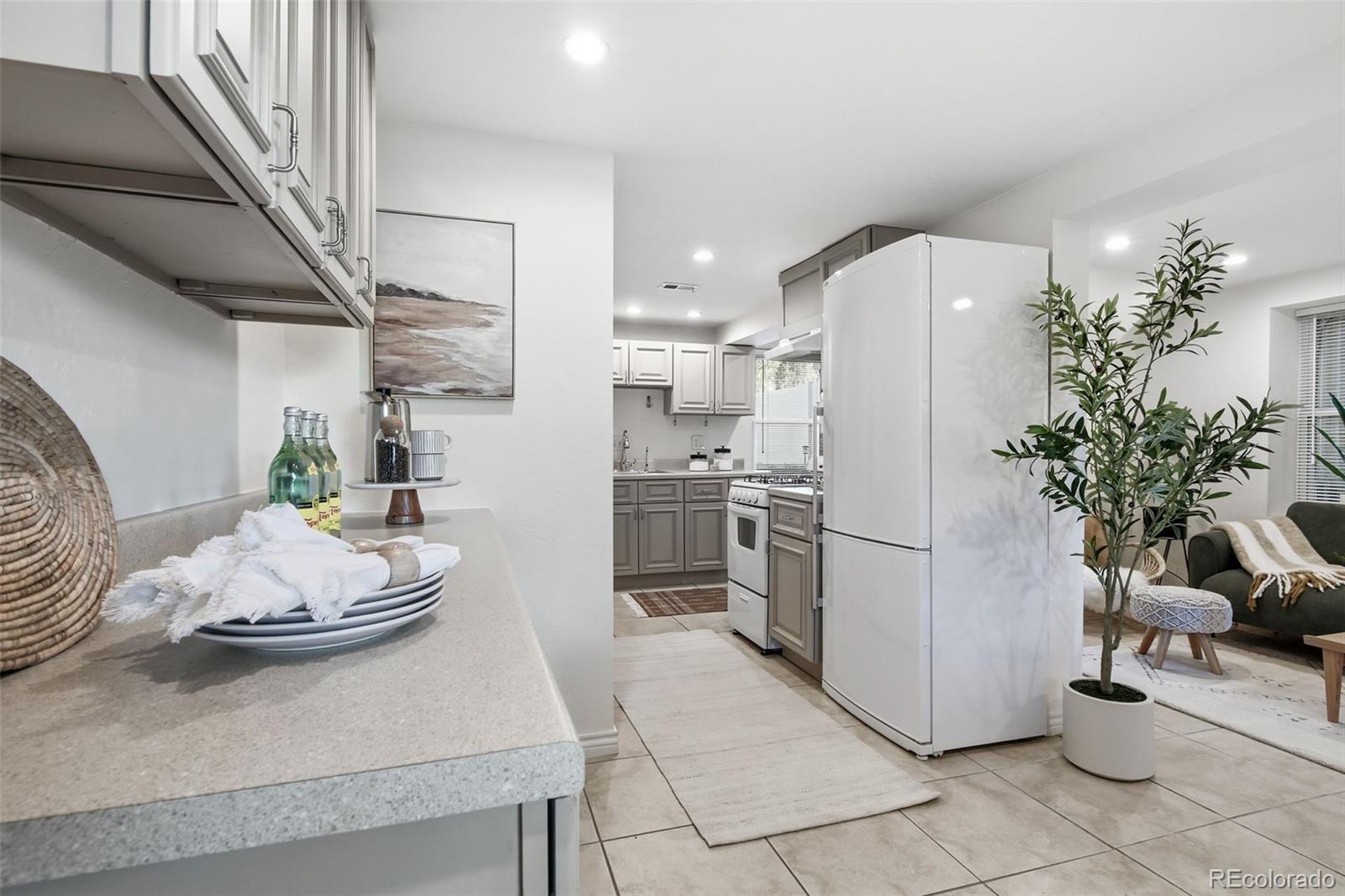 MLS Image #10 for 2376 s race street,denver, Colorado