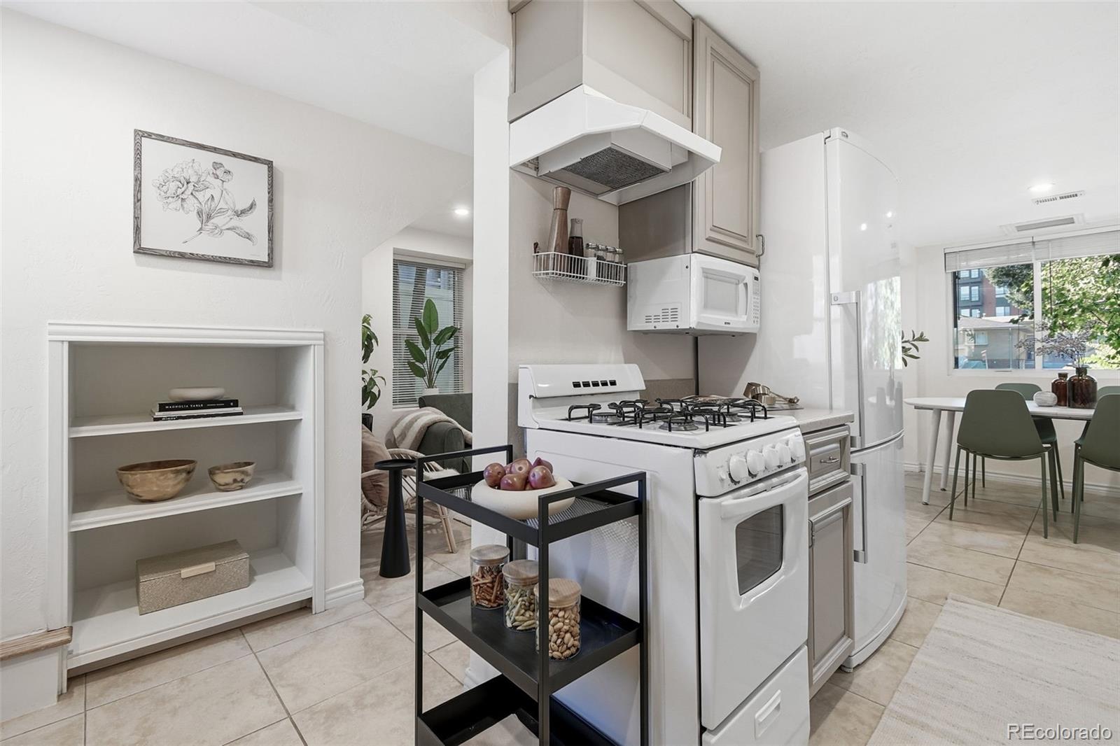 MLS Image #14 for 2376 s race street,denver, Colorado