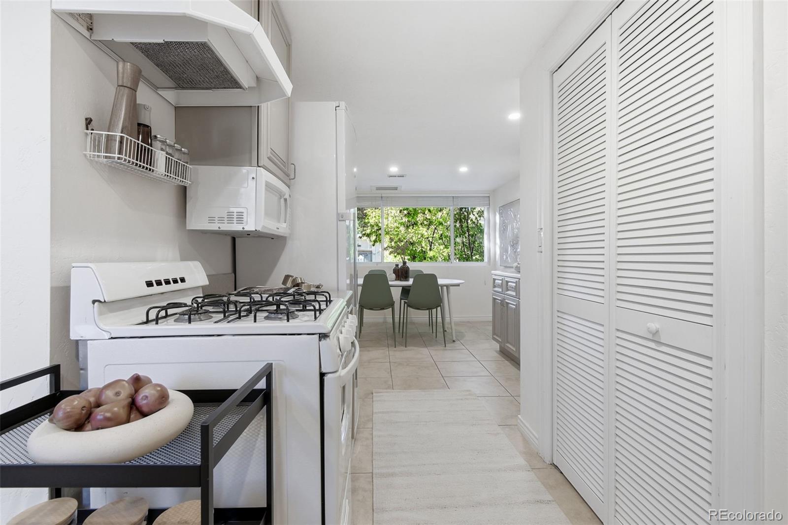 MLS Image #15 for 2376 s race street,denver, Colorado