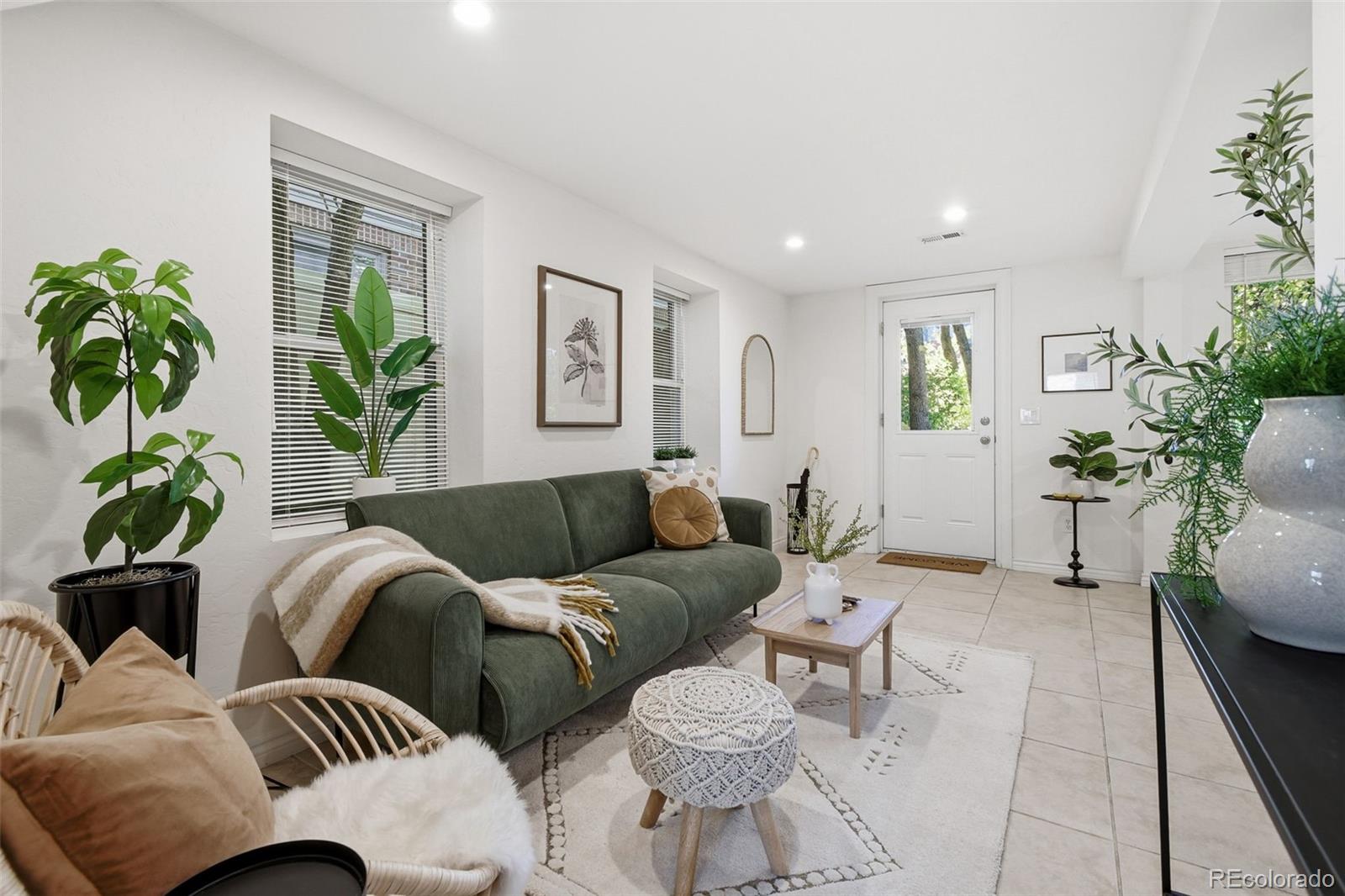 MLS Image #5 for 2376 s race street,denver, Colorado