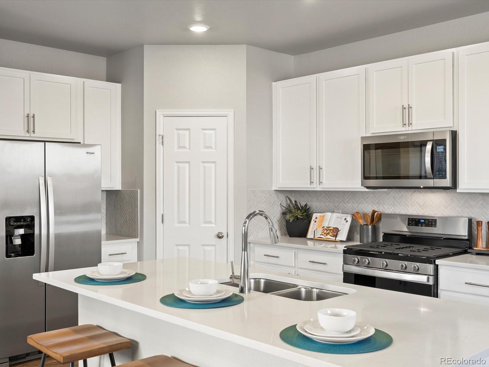 MLS Image #2 for 751 n shawnee street,aurora, Colorado