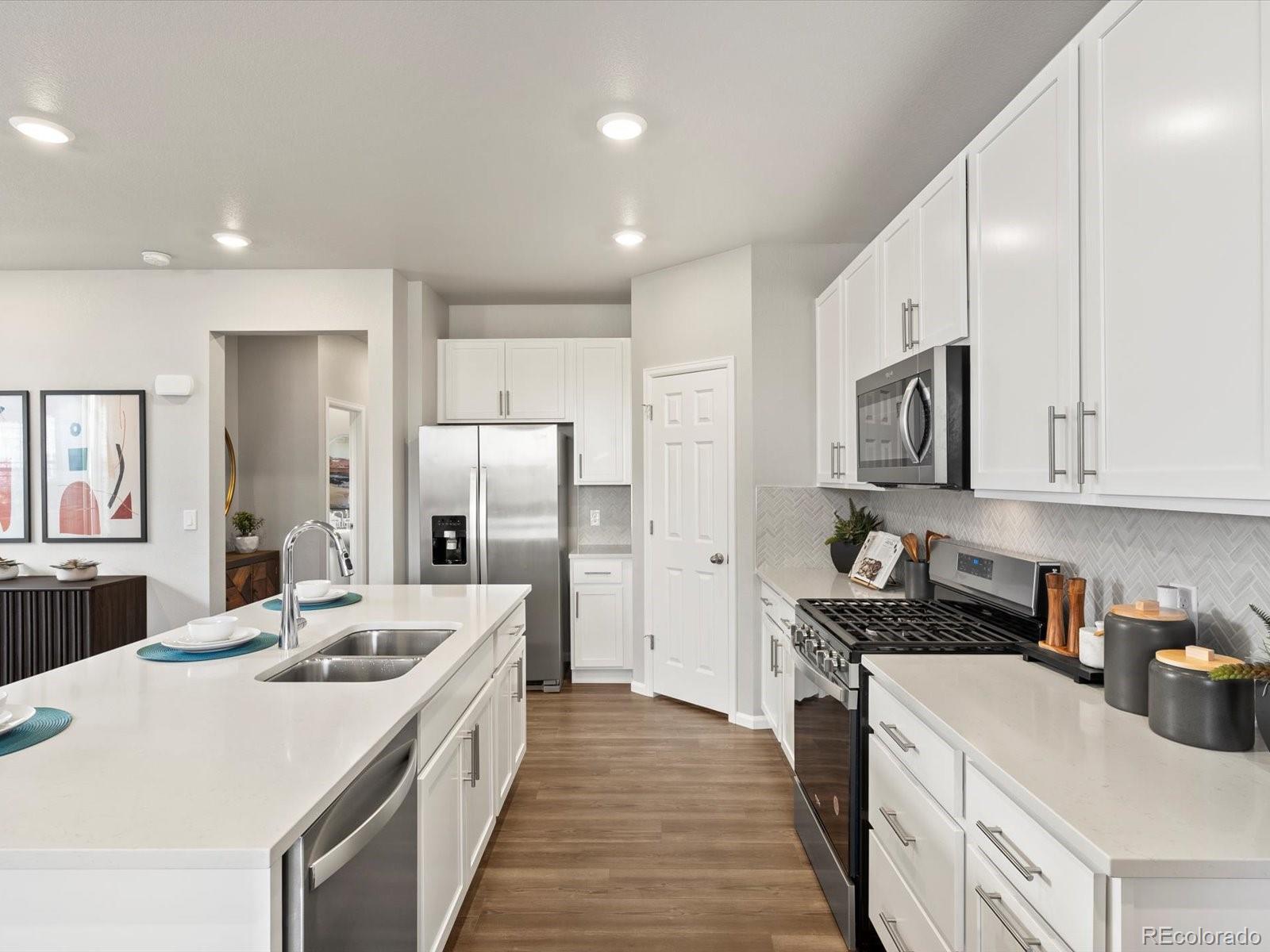 MLS Image #4 for 751 n shawnee street,aurora, Colorado