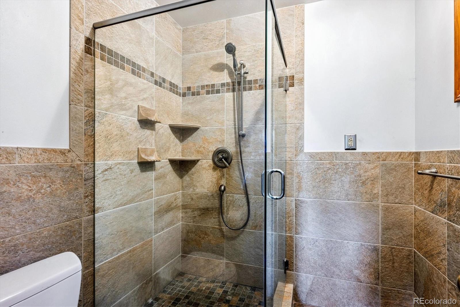 MLS Image #17 for 2294 s dallas court,denver, Colorado