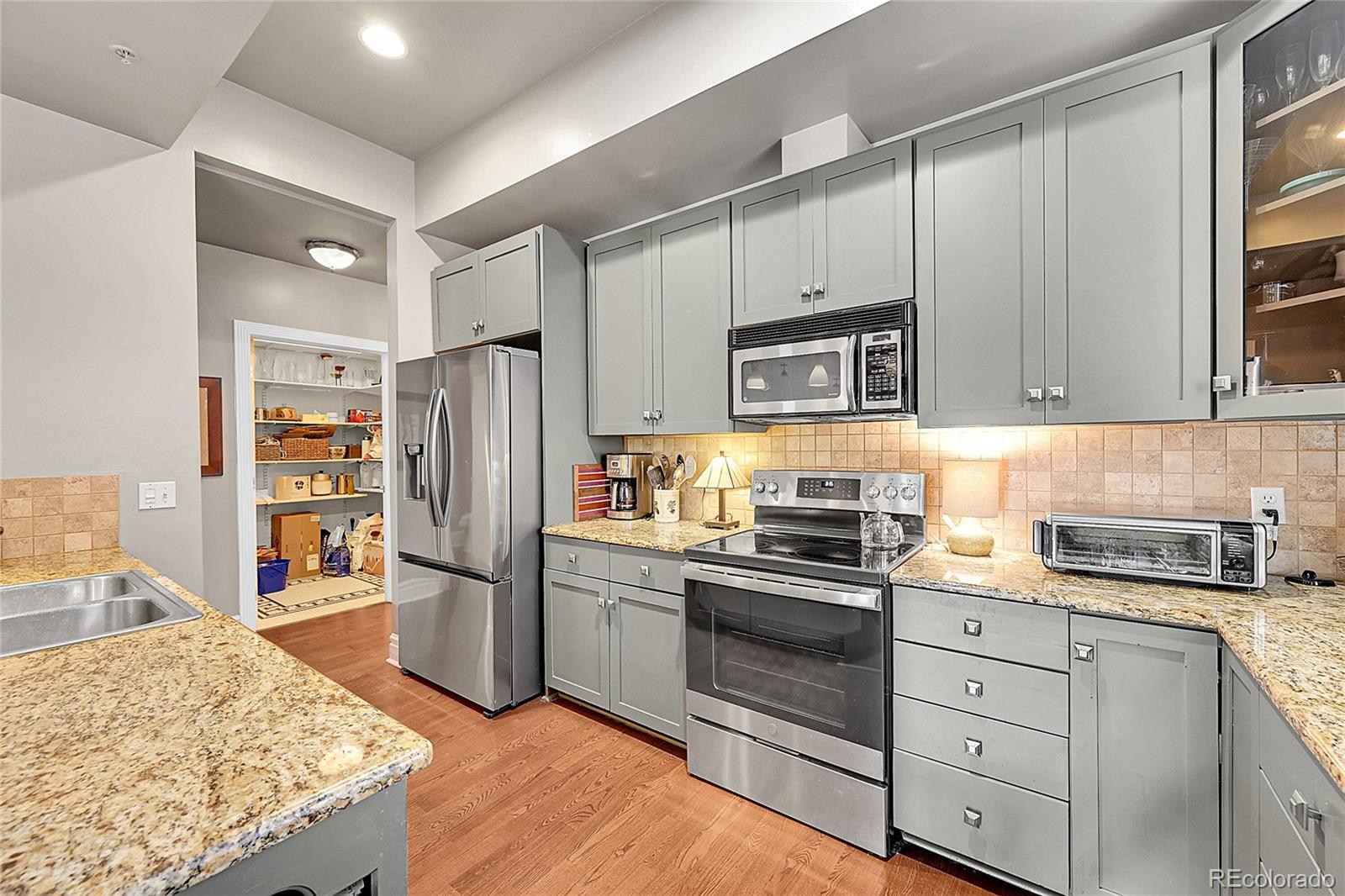 MLS Image #18 for 1352 n pennsylvania street 2,denver, Colorado