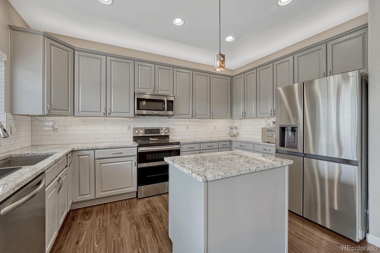 MLS Image #10 for 19014 e vassar drive,aurora, Colorado