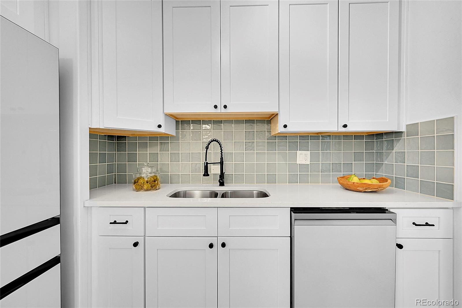 MLS Image #4 for 936  yates street,denver, Colorado