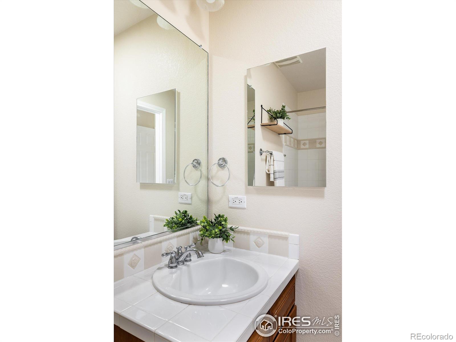 MLS Image #32 for 936  weston circle,erie, Colorado