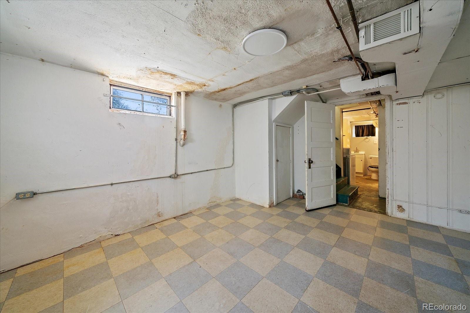 MLS Image #17 for 2575 s lafayette street,denver, Colorado