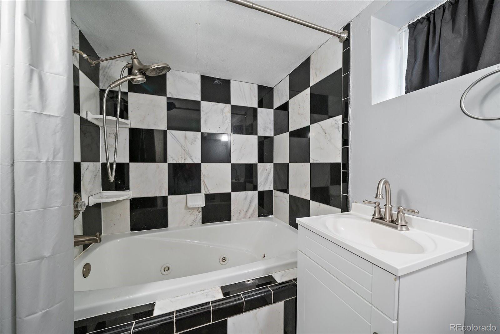 MLS Image #18 for 2575 s lafayette street,denver, Colorado