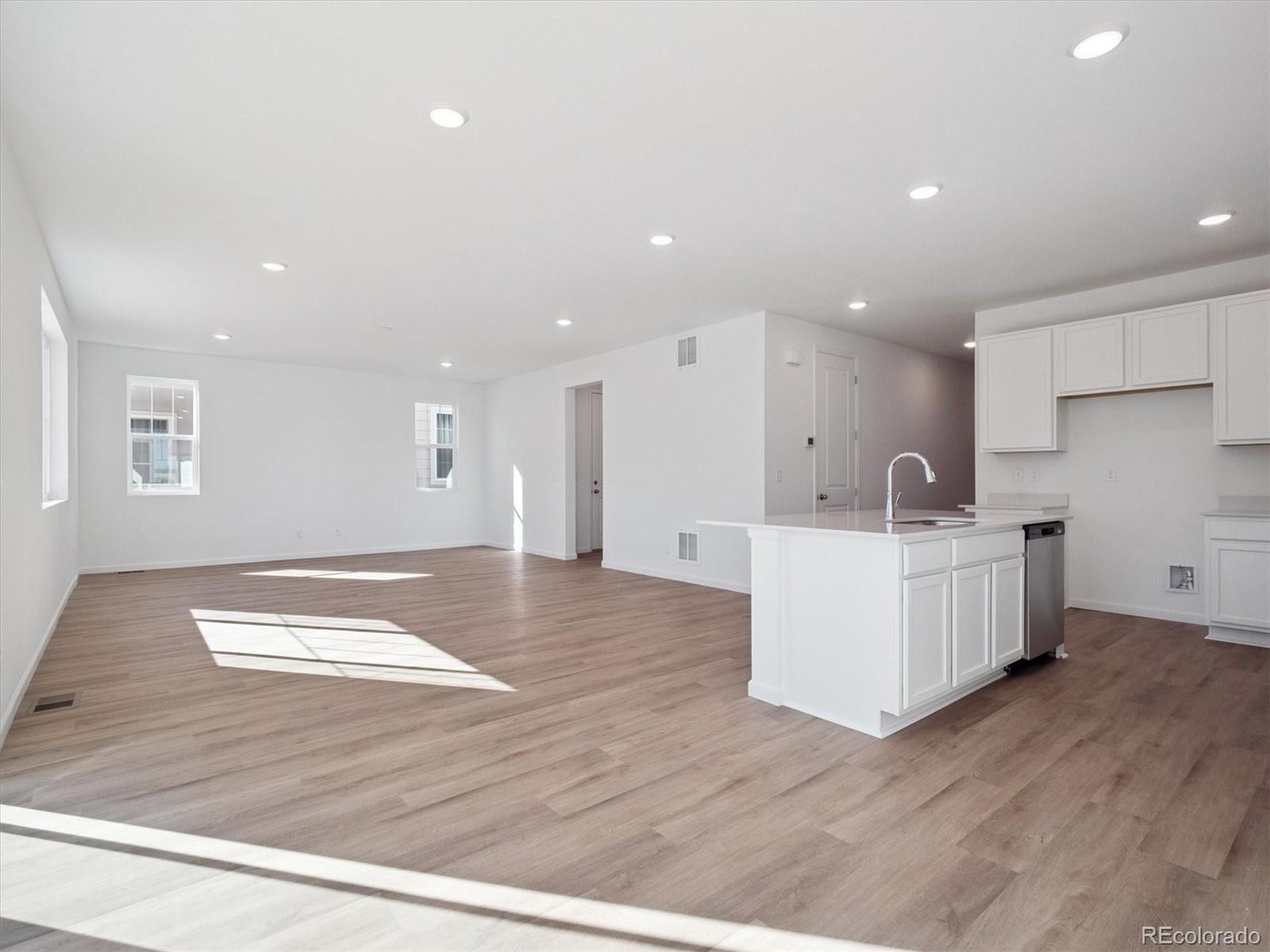 MLS Image #8 for 494 s rifle street,aurora, Colorado