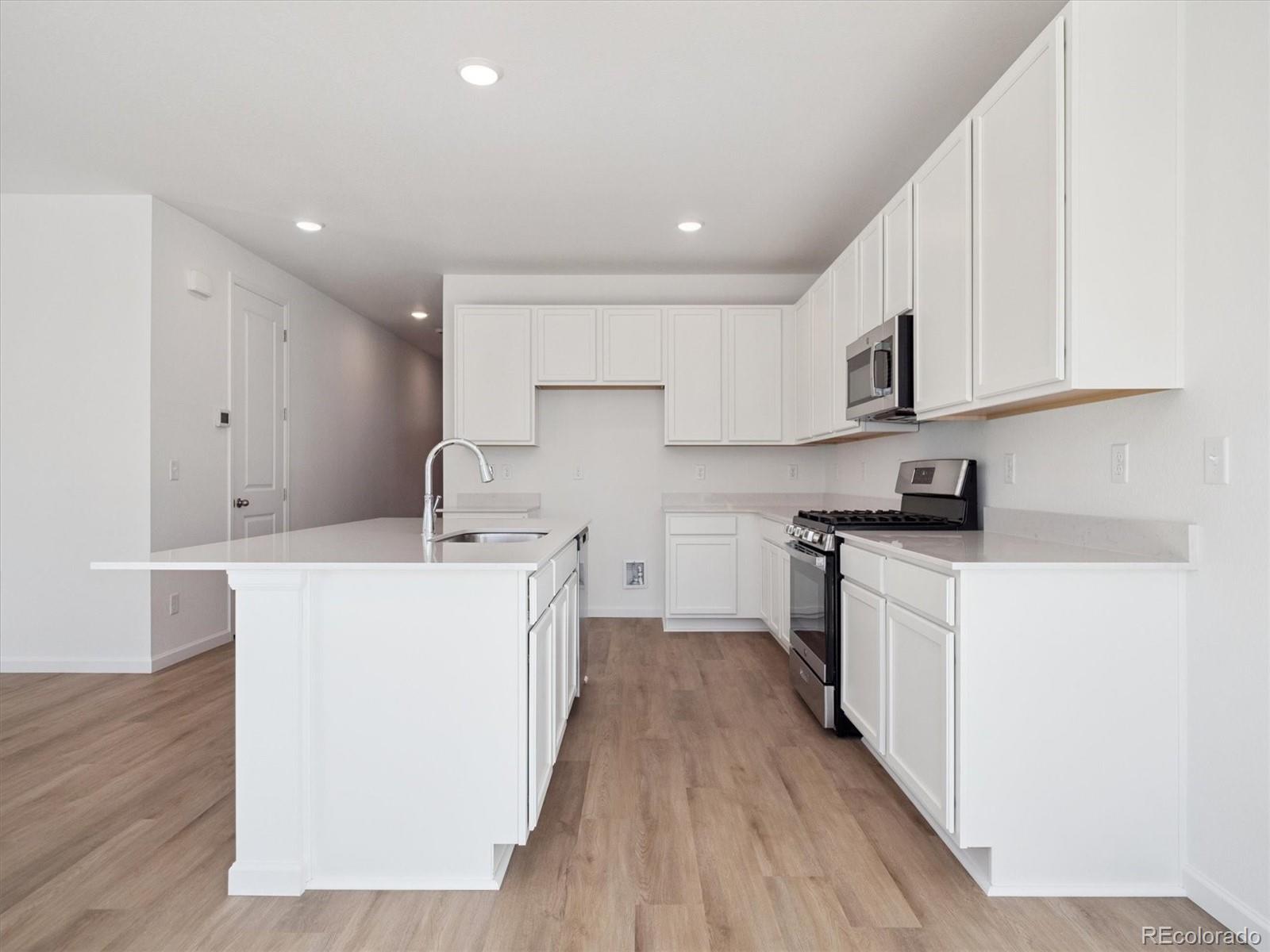 MLS Image #9 for 494 s rifle street,aurora, Colorado