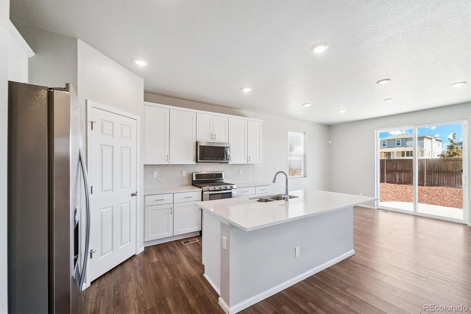 MLS Image #5 for 9250  sedalia street,commerce city, Colorado