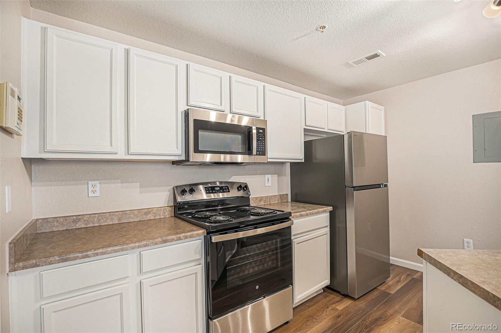 MLS Image #10 for 5705 n genoa way,aurora, Colorado