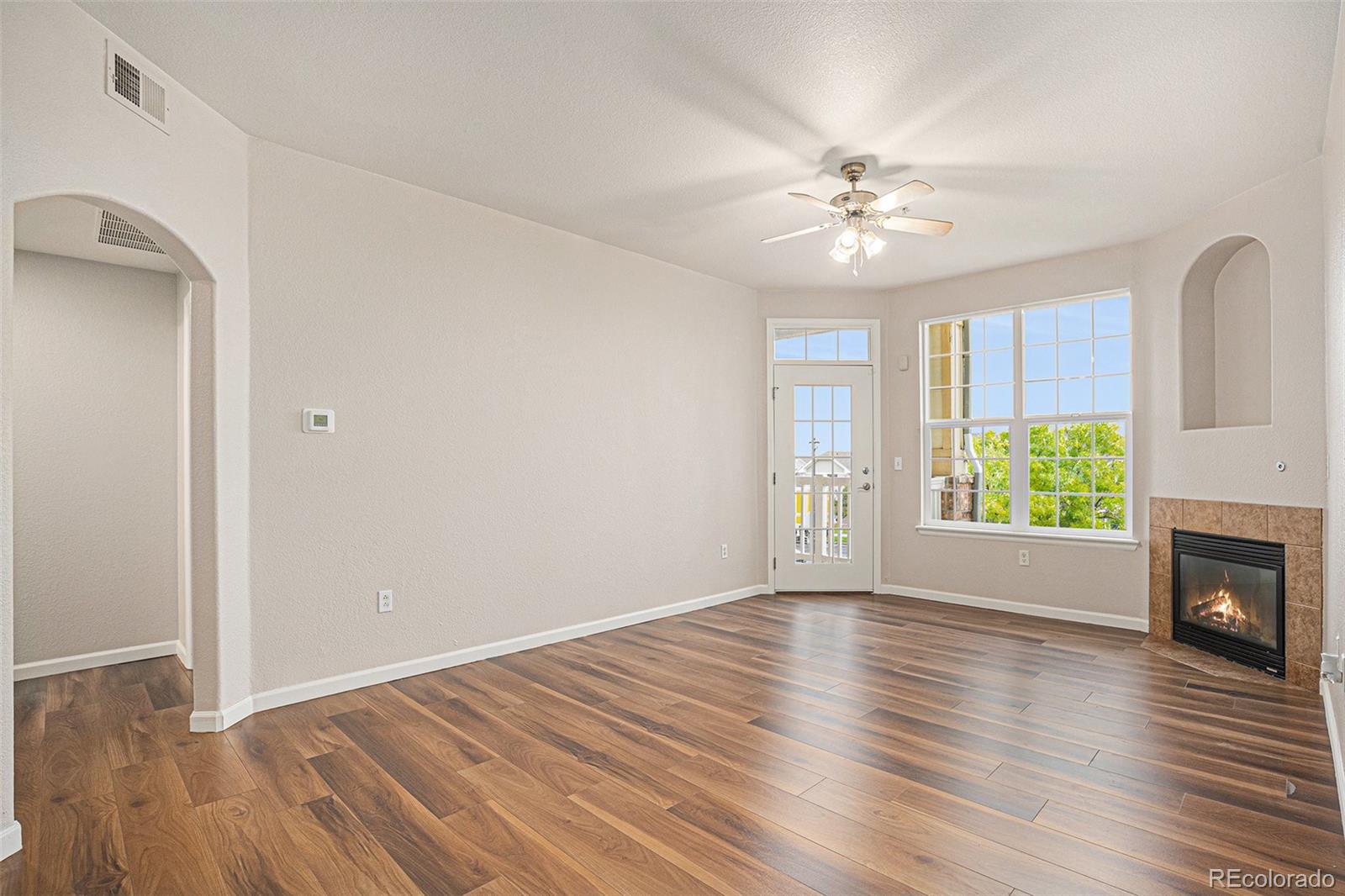 MLS Image #4 for 5705 n genoa way,aurora, Colorado