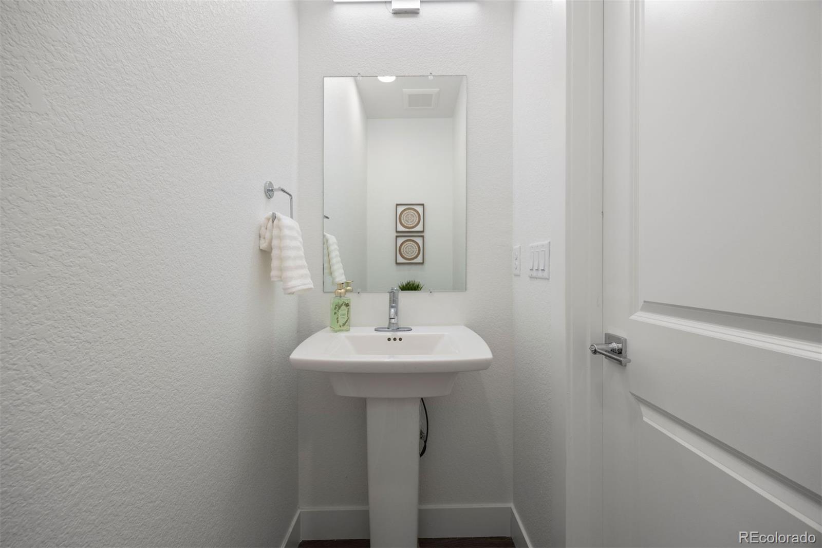 MLS Image #15 for 8406 w 52nd avenue,arvada, Colorado