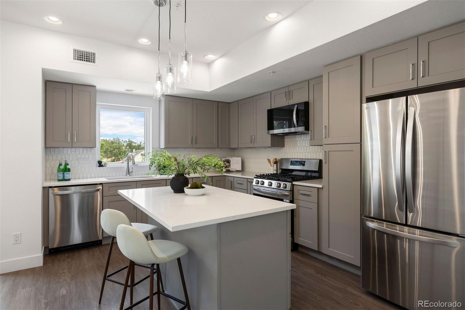 MLS Image #6 for 8406 w 52nd avenue,arvada, Colorado