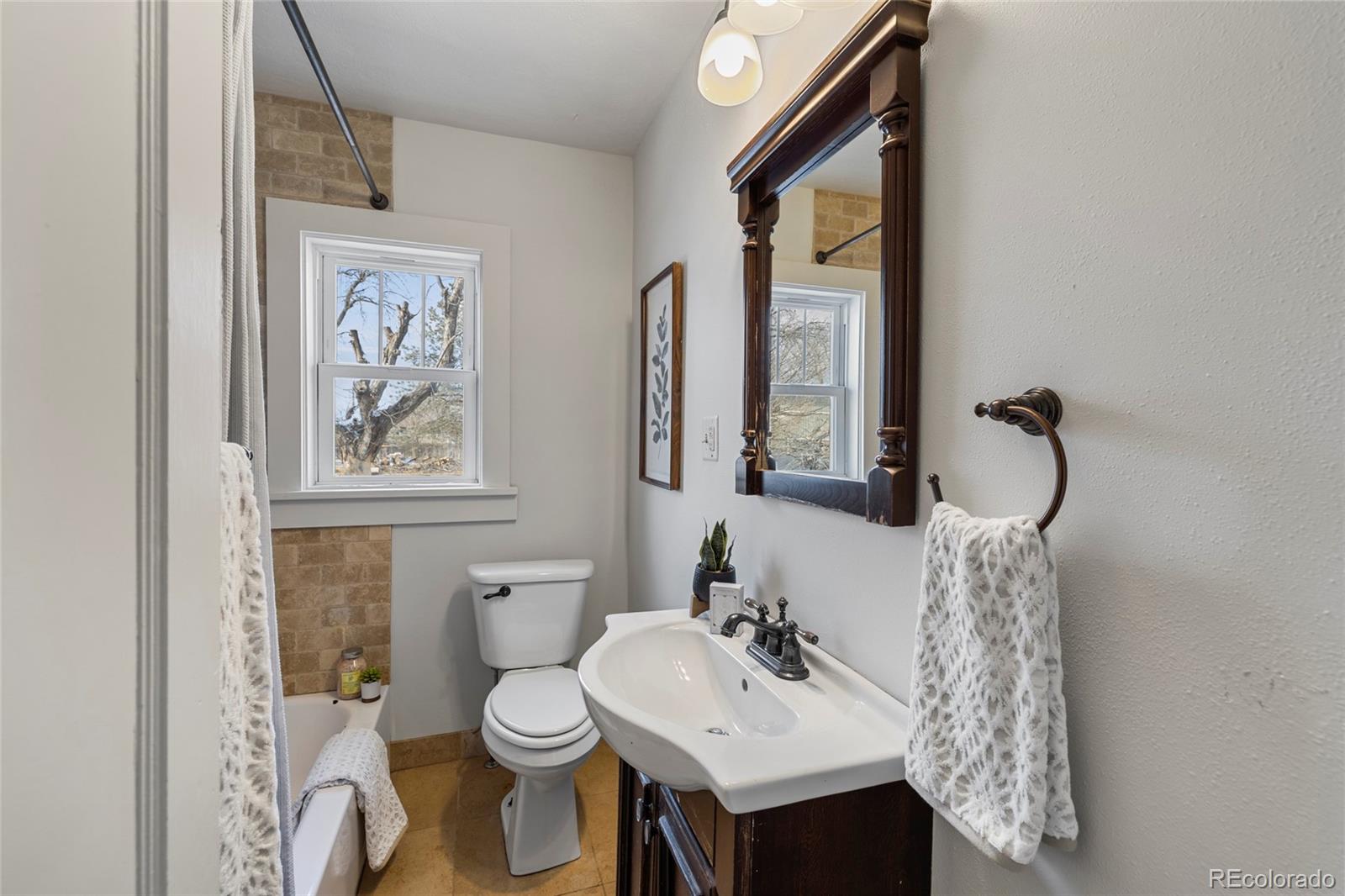MLS Image #11 for 306  division boulevard,platteville, Colorado