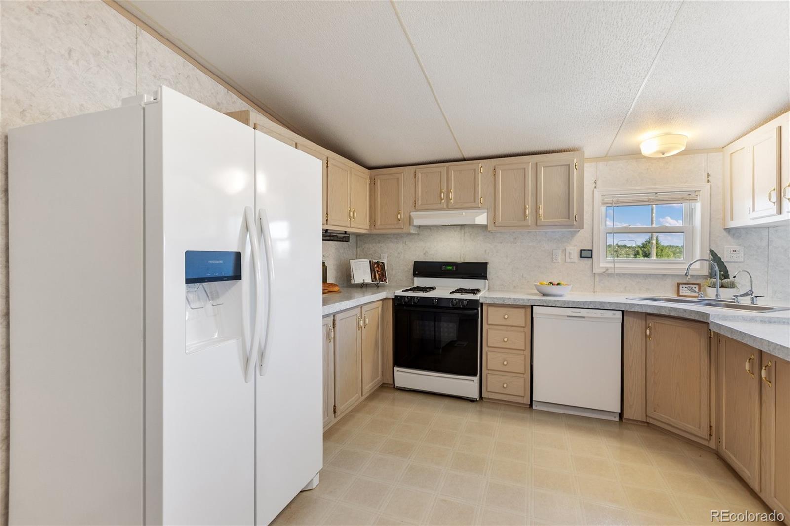 MLS Image #13 for 358  13th street,penrose, Colorado