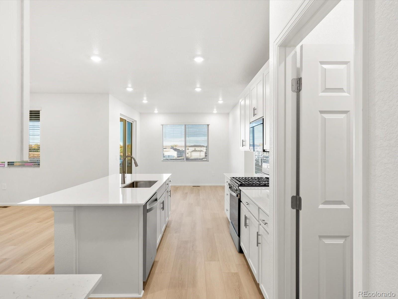 MLS Image #10 for 1621  yampa river drive,windsor, Colorado