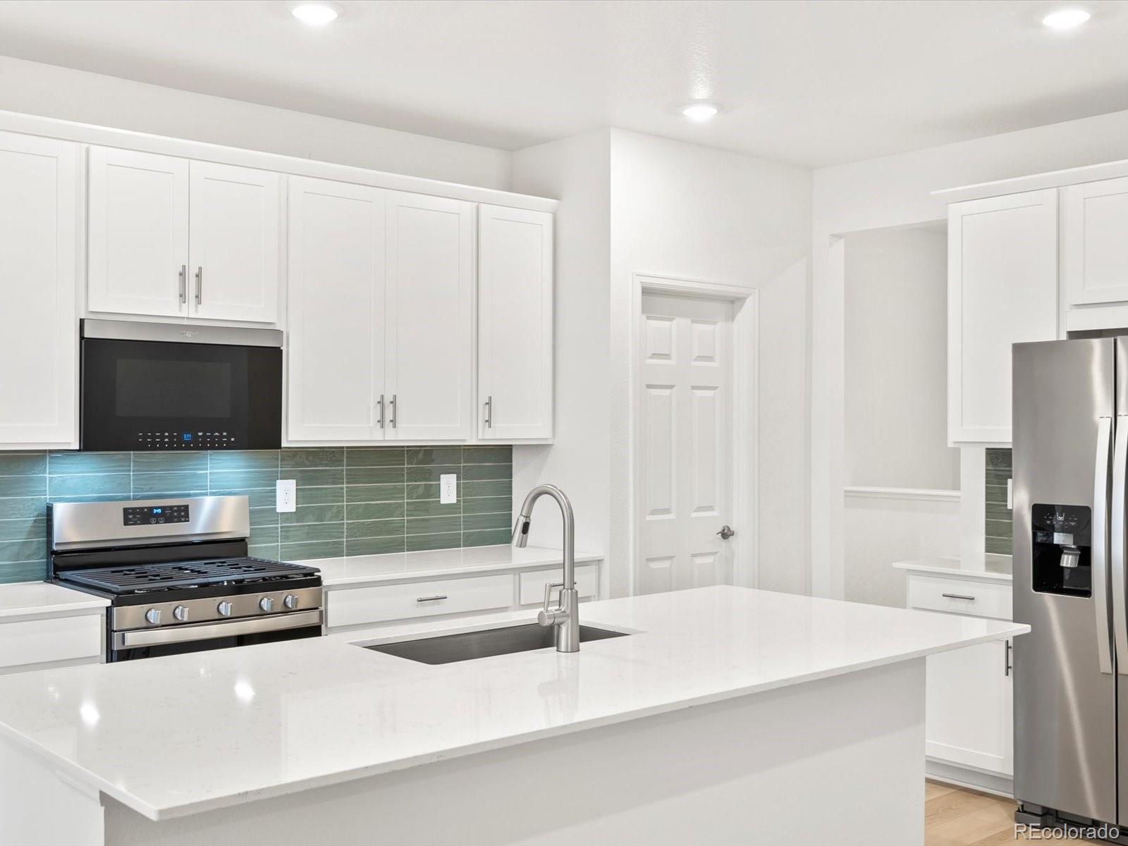 MLS Image #13 for 1621  yampa river drive,windsor, Colorado