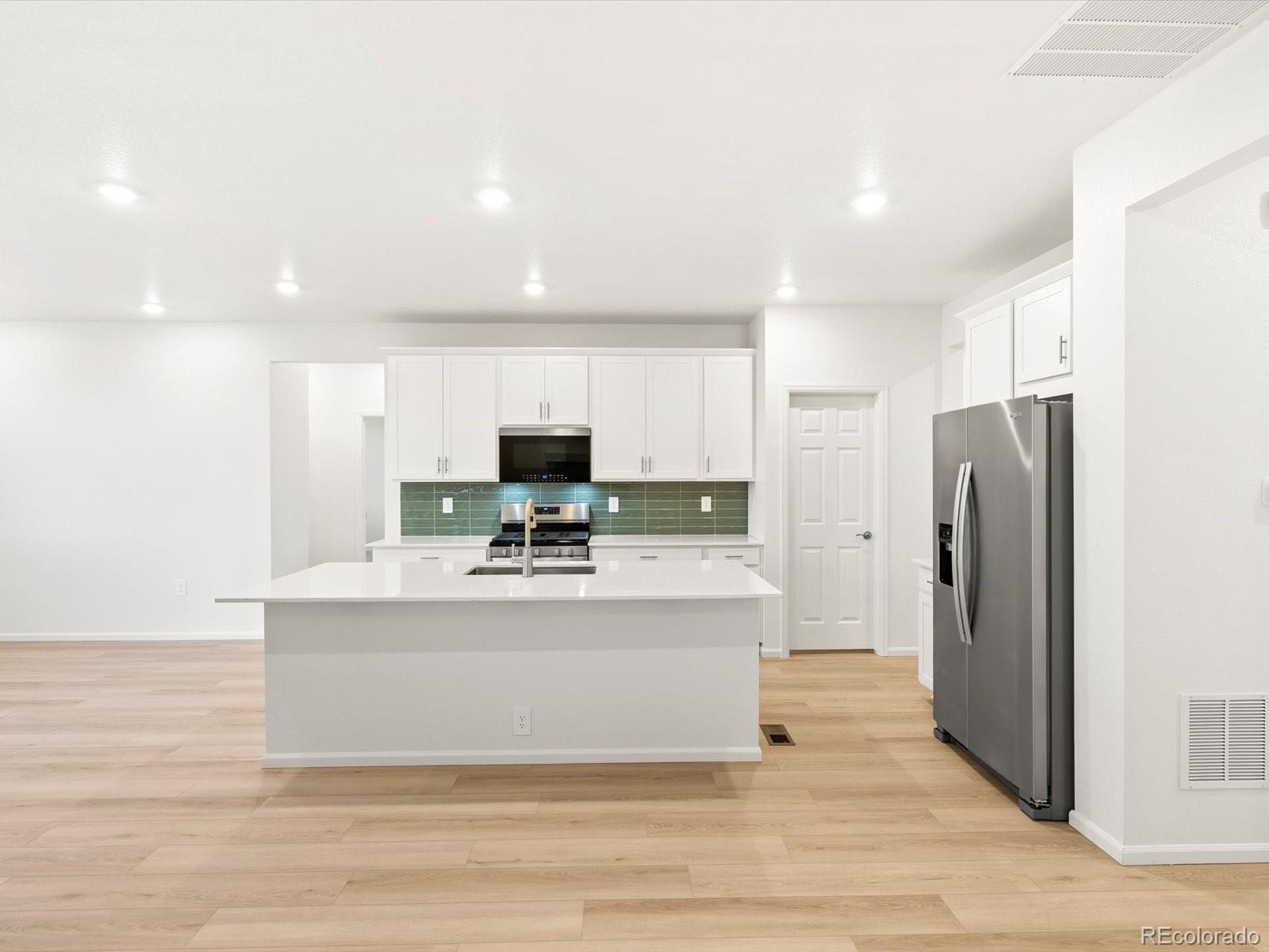MLS Image #14 for 1621  yampa river drive,windsor, Colorado
