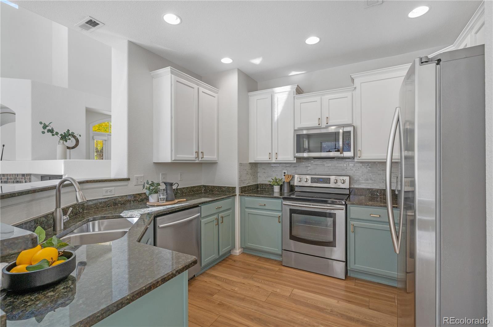 MLS Image #5 for 11301  navajo circle b,denver, Colorado