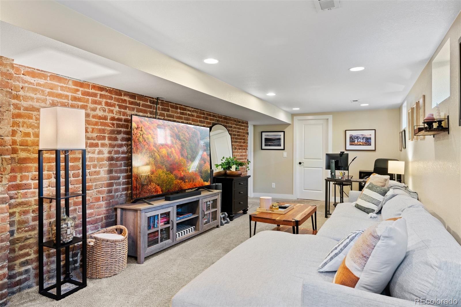 MLS Image #26 for 794 s pearl street,denver, Colorado