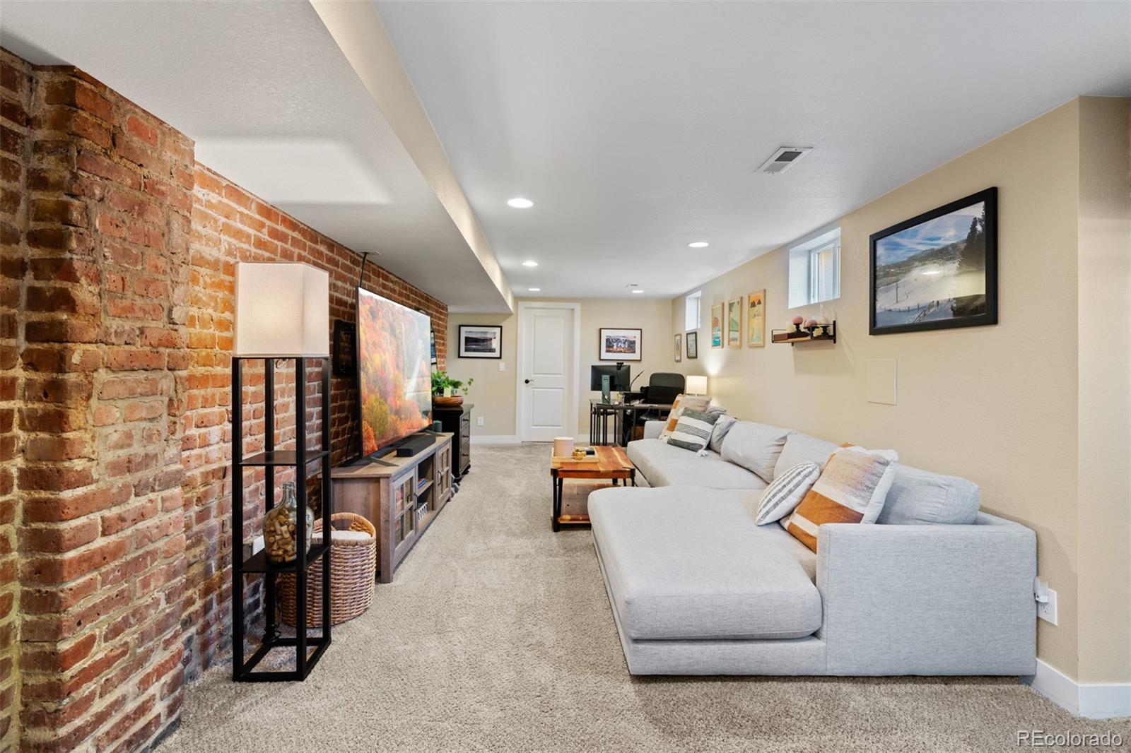 MLS Image #27 for 794 s pearl street,denver, Colorado