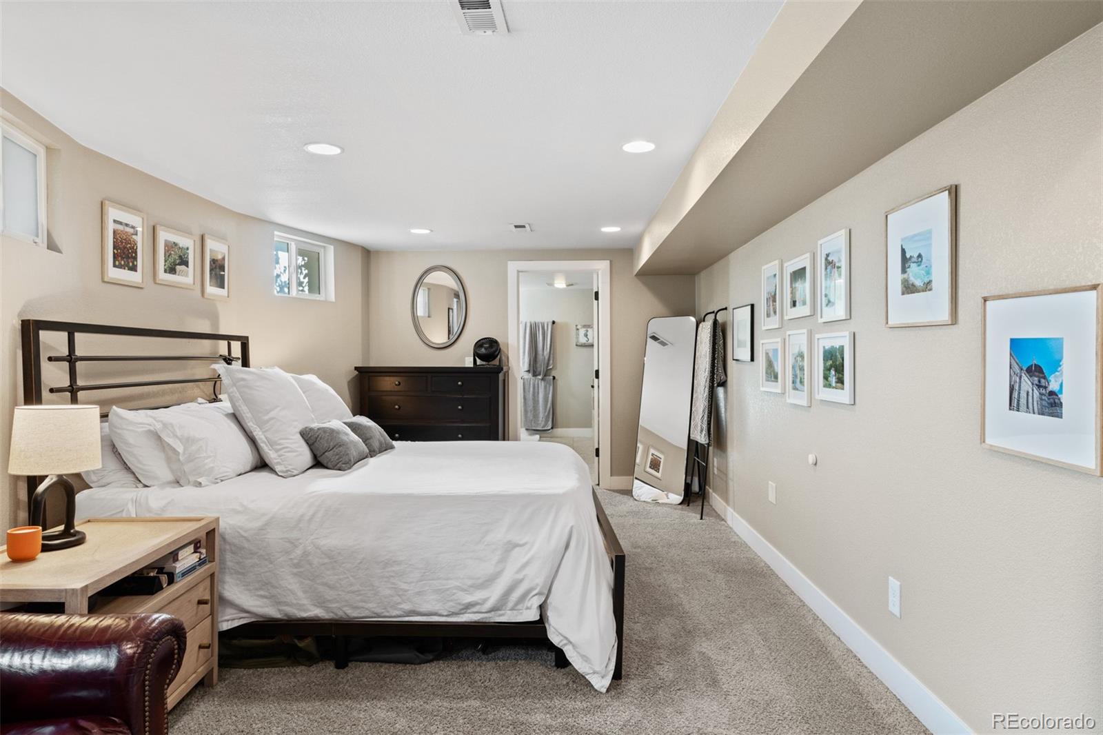 MLS Image #28 for 794 s pearl street,denver, Colorado