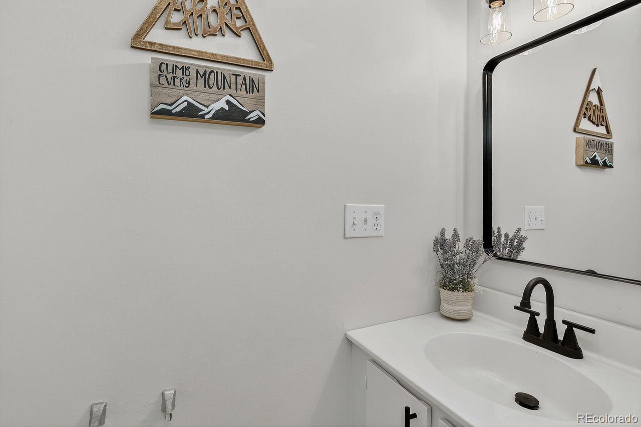 MLS Image #13 for 1925 s peoria street,aurora, Colorado