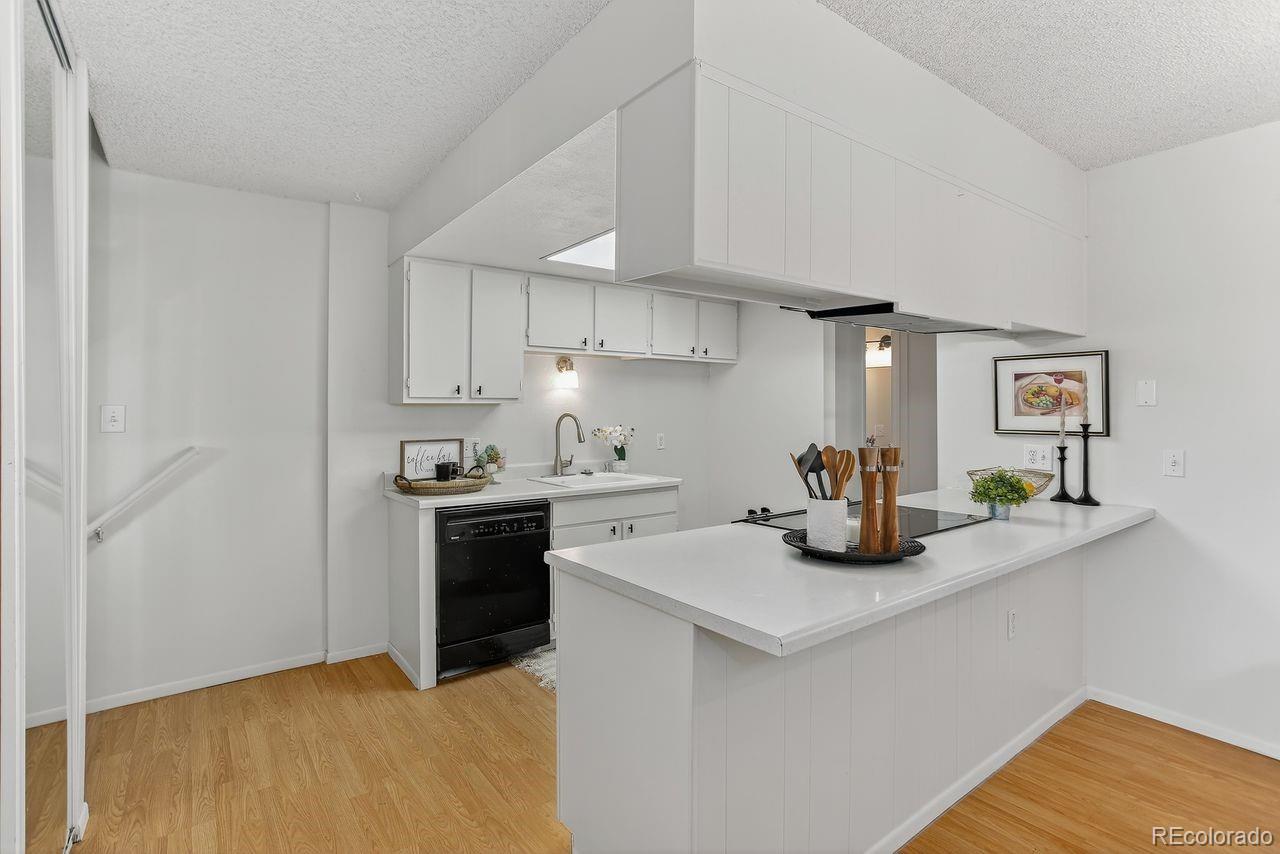 MLS Image #4 for 1925 s peoria street,aurora, Colorado