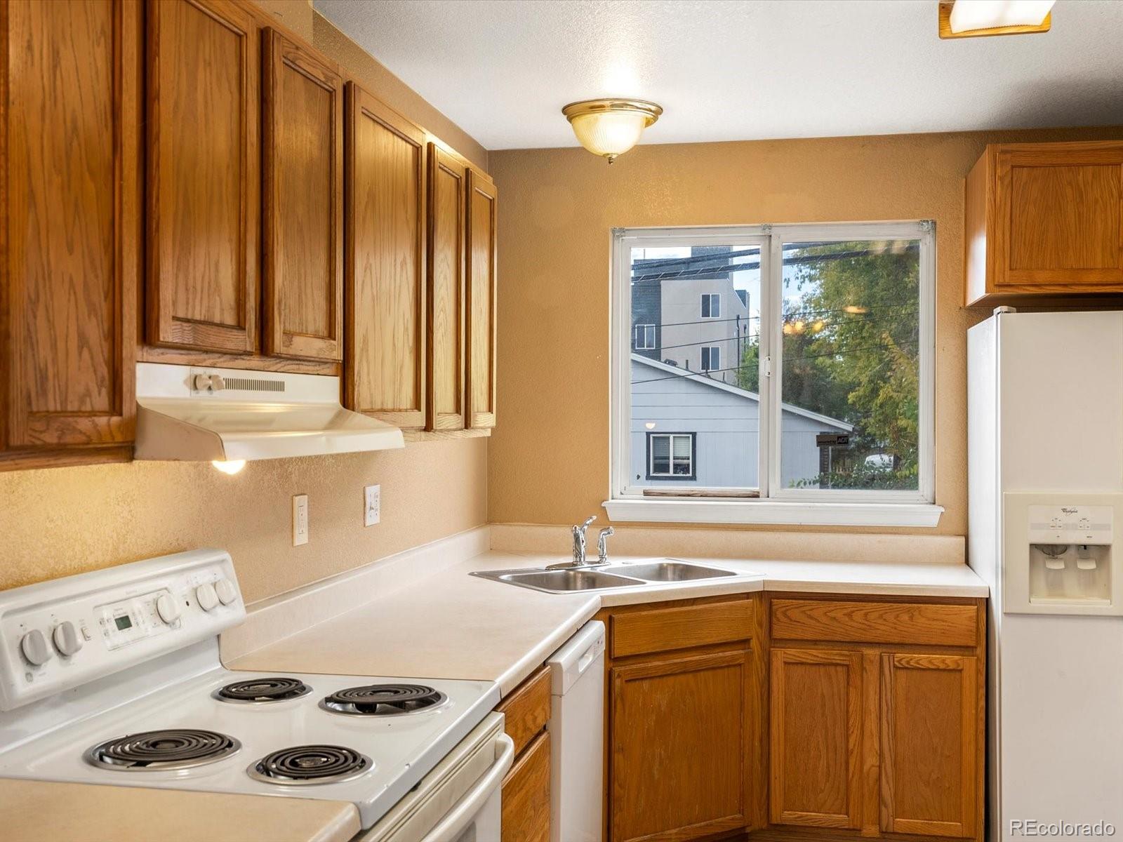 MLS Image #11 for 1243 n raleigh street,denver, Colorado
