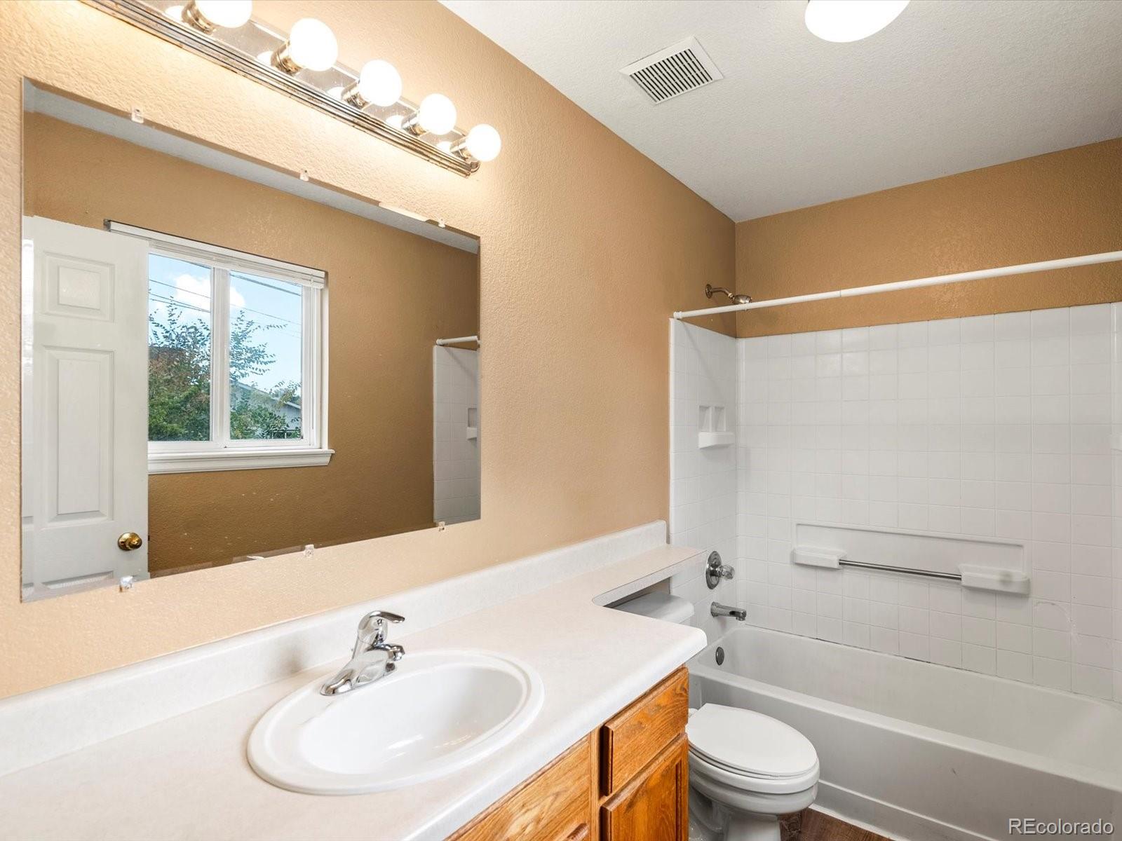 MLS Image #14 for 1243 n raleigh street,denver, Colorado