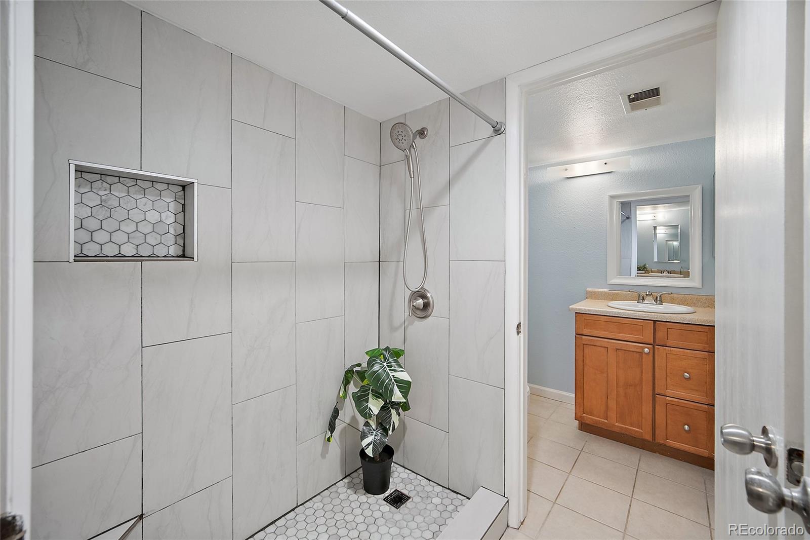MLS Image #17 for 13982 e stanford circle n02,aurora, Colorado
