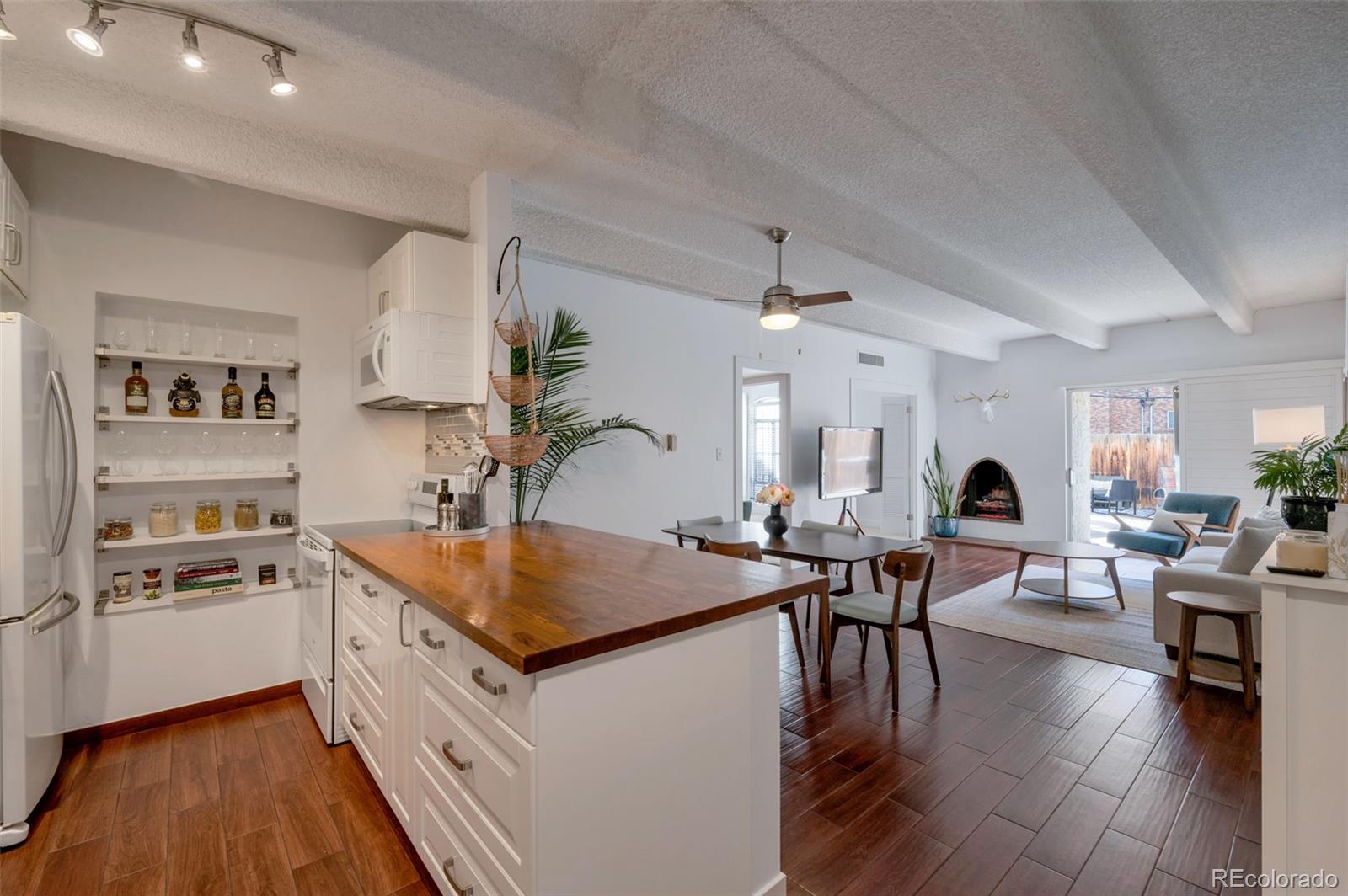 MLS Image #2 for 1365  columbine street 101,denver, Colorado