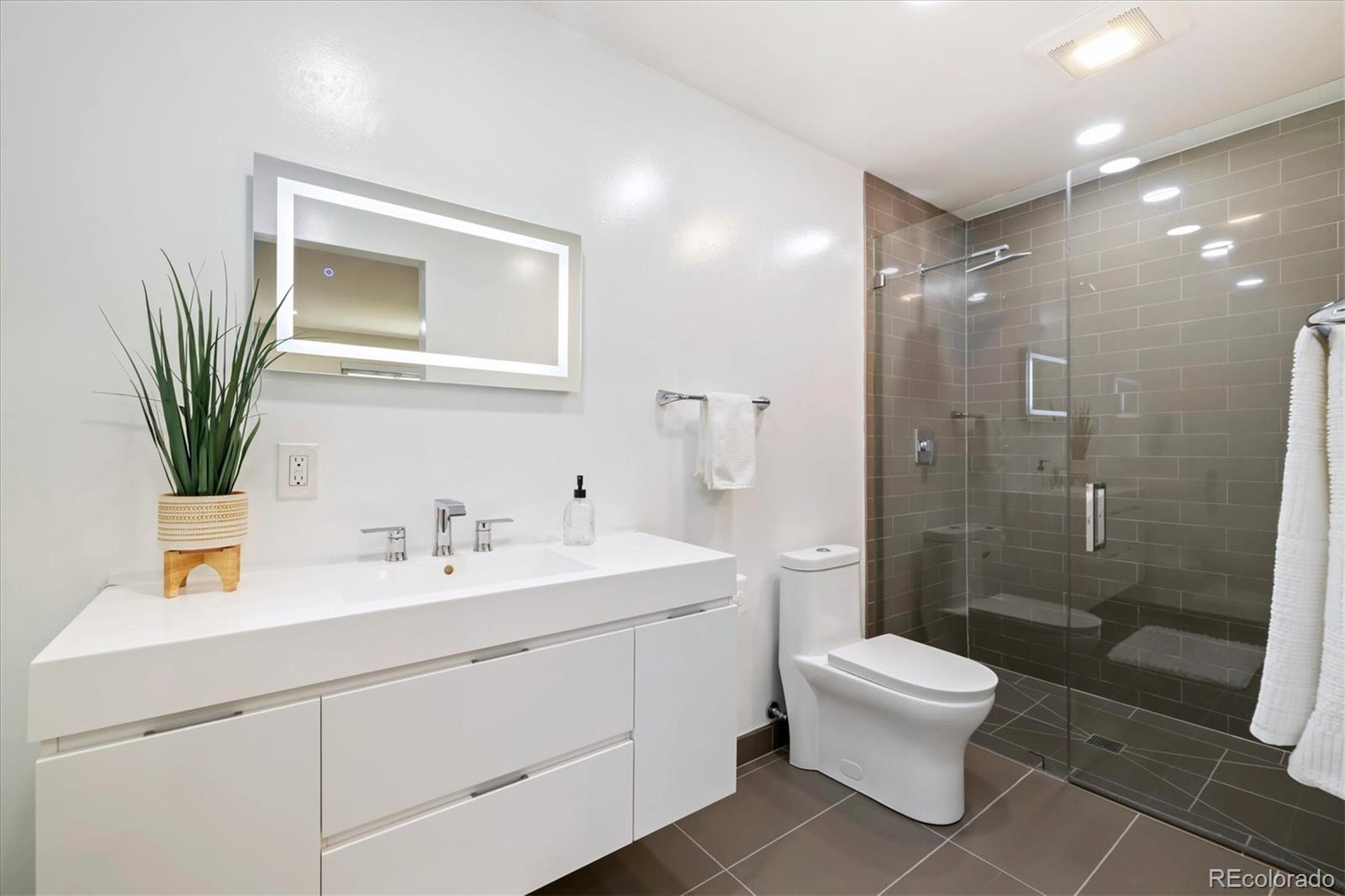 MLS Image #33 for 2334 s leyden street,denver, Colorado