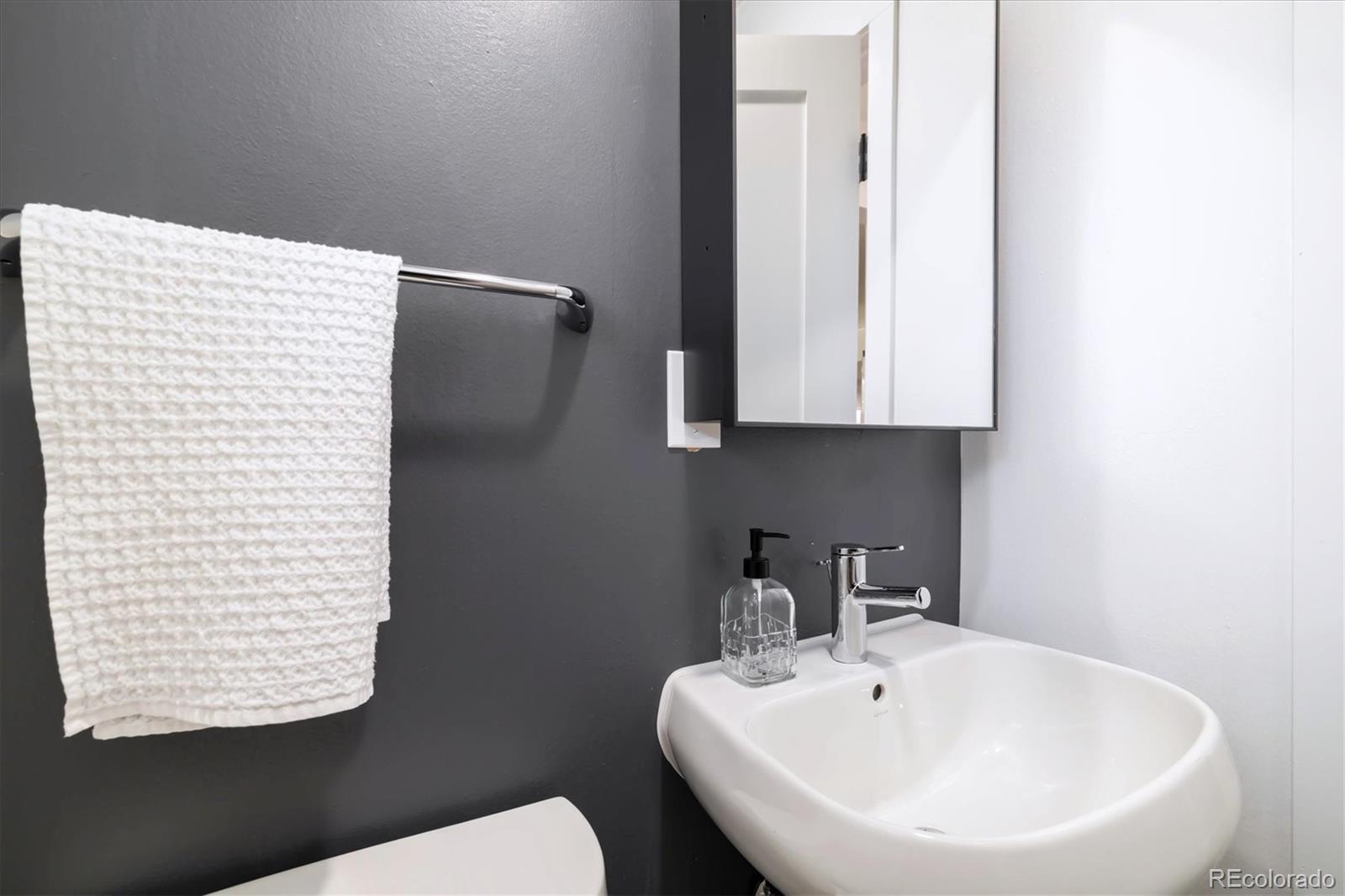 MLS Image #34 for 2334 s leyden street,denver, Colorado