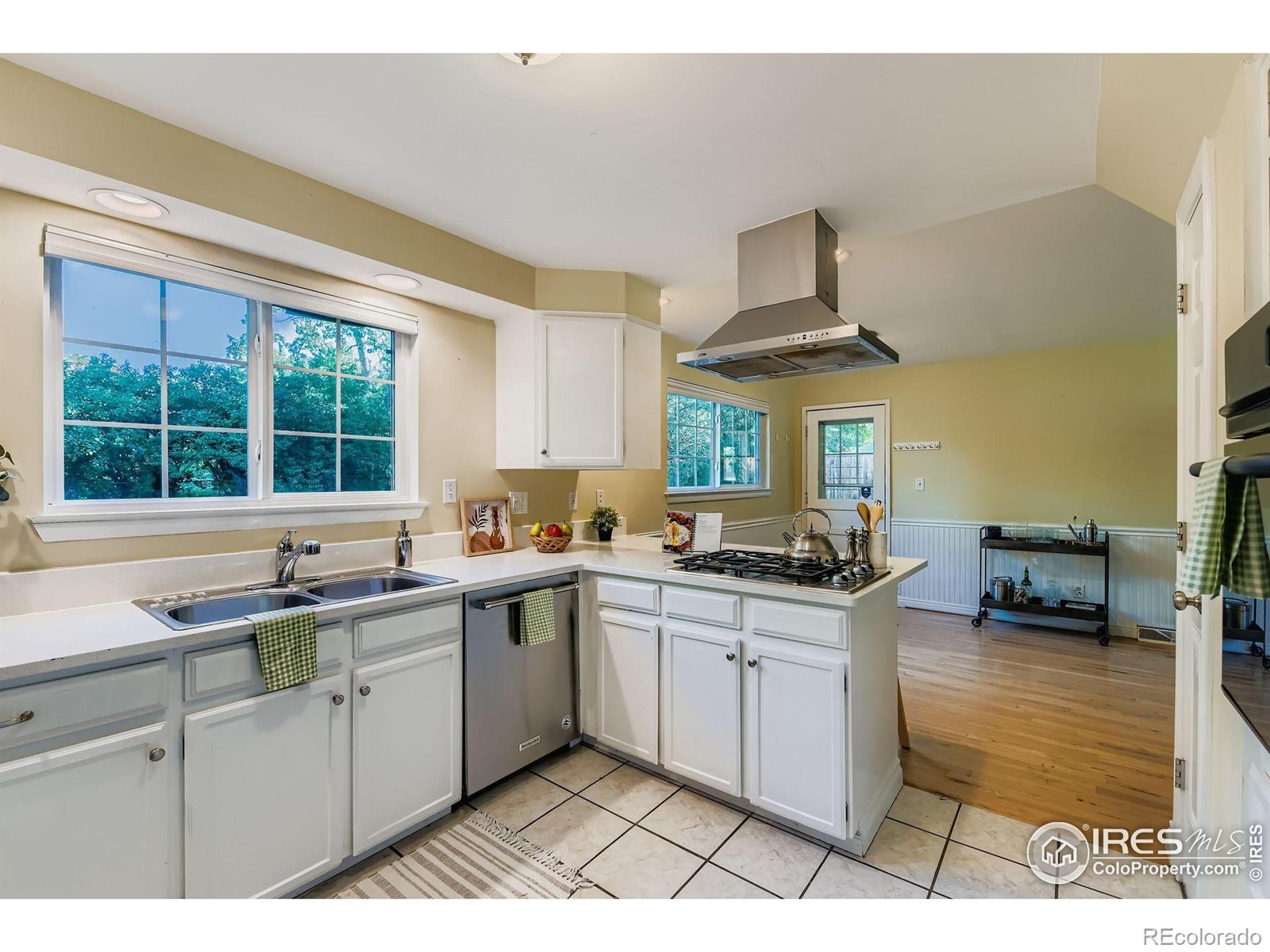 MLS Image #7 for 7711  devonshire court,boulder, Colorado