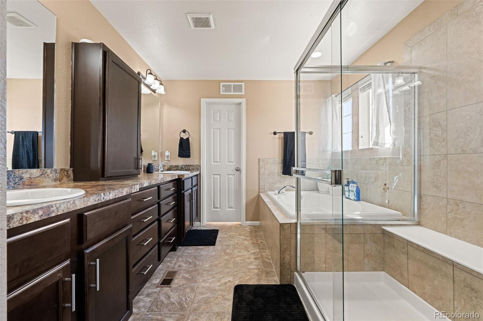 MLS Image #15 for 5556  liverpool street,denver, Colorado