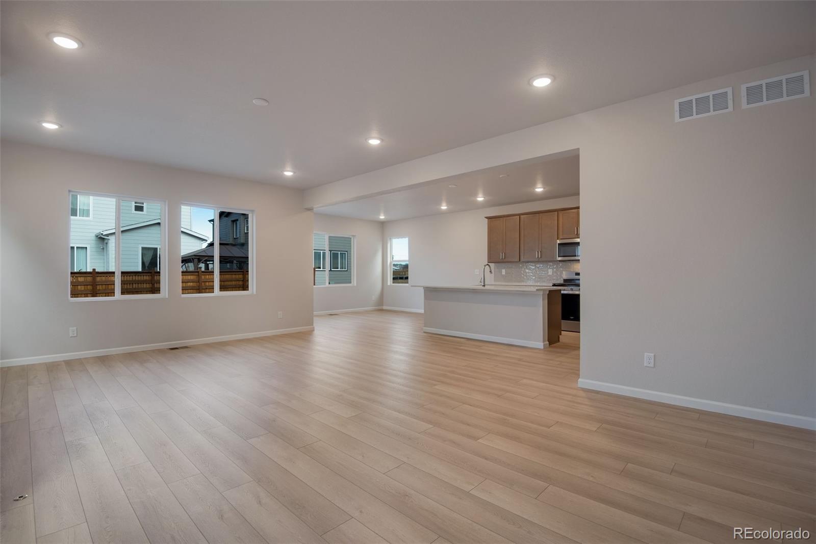 MLS Image #8 for 13571 e 99th place,commerce city, Colorado