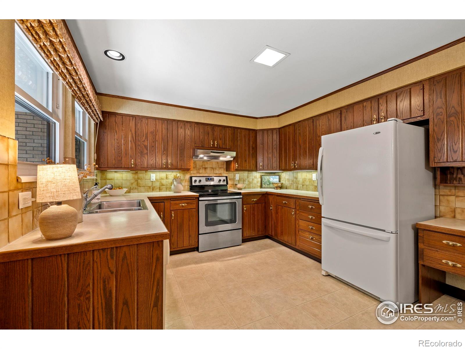 MLS Image #10 for 8516 w 10th avenue,lakewood, Colorado
