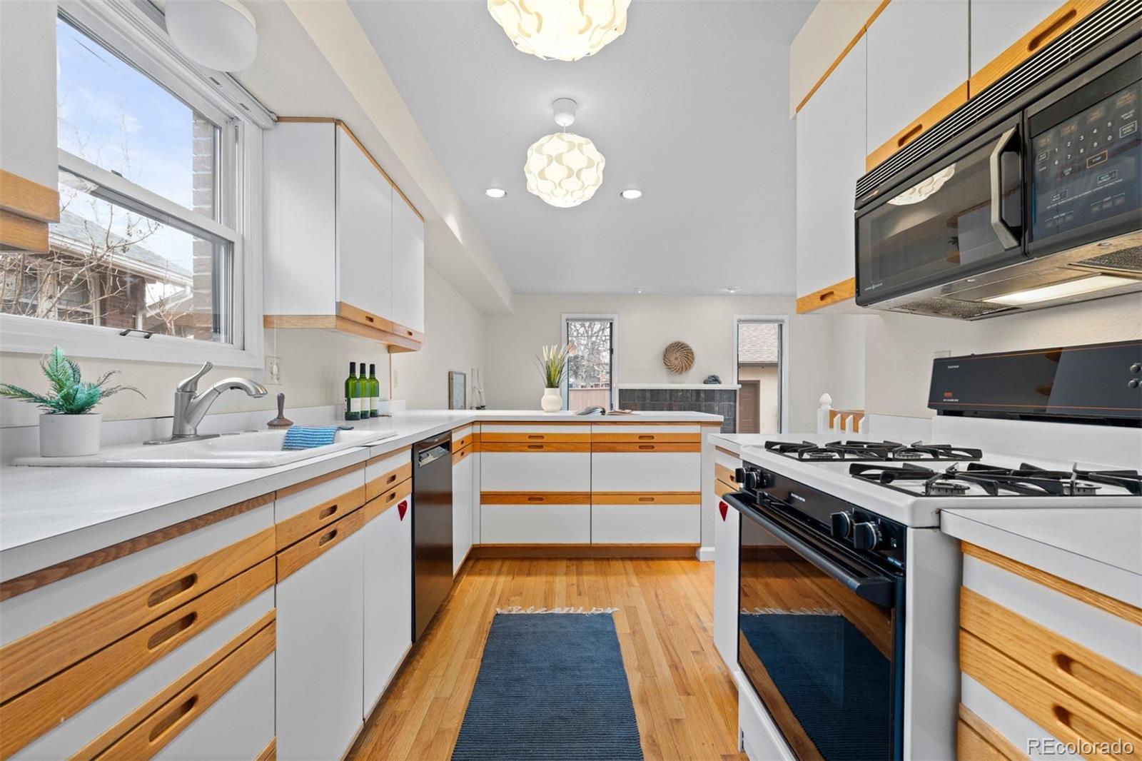 MLS Image #13 for 838  milwaukee street,denver, Colorado