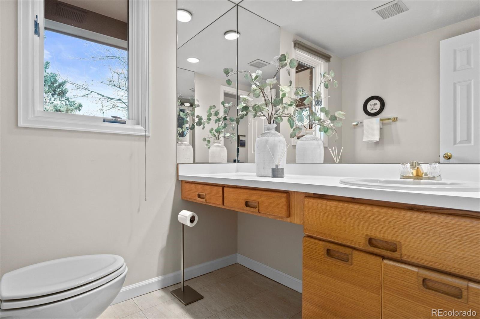 MLS Image #18 for 838  milwaukee street,denver, Colorado