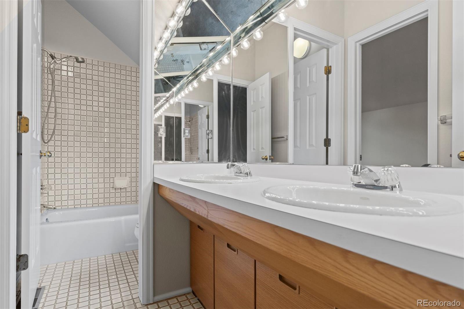 MLS Image #34 for 838  milwaukee street,denver, Colorado
