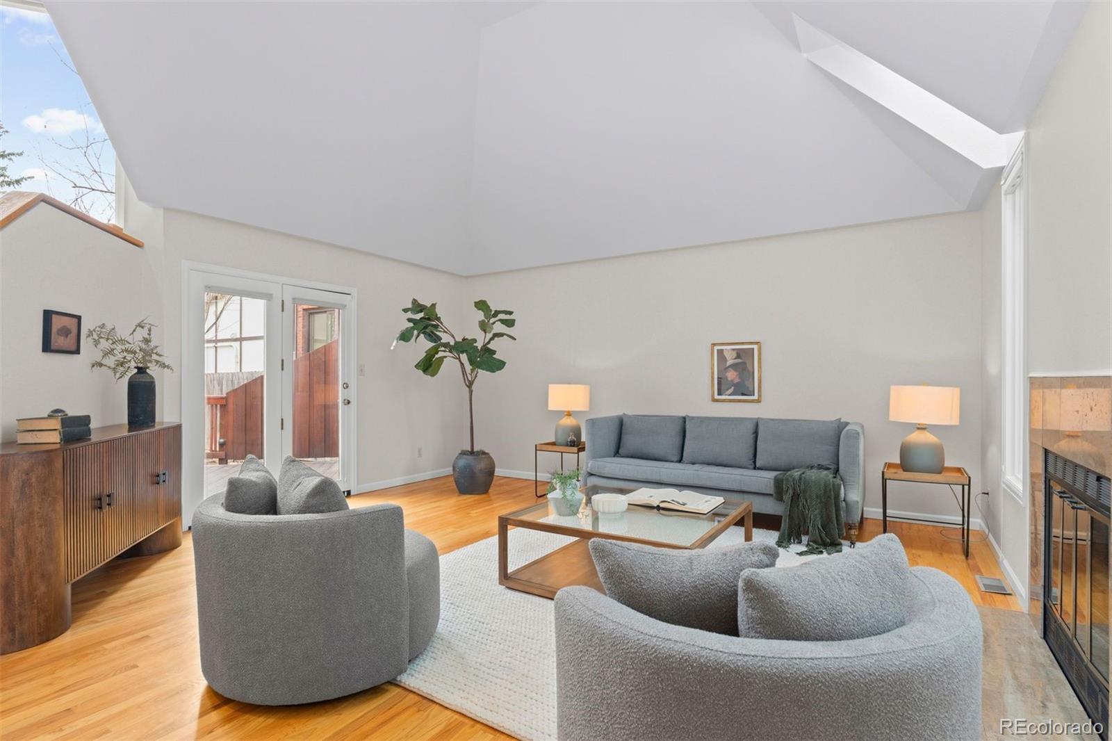 MLS Image #6 for 838  milwaukee street,denver, Colorado