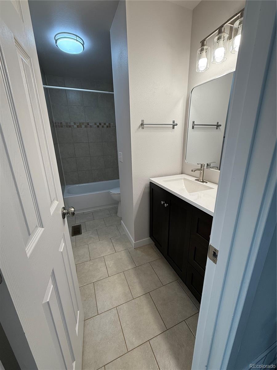 MLS Image #14 for 11632  community center drive,northglenn, Colorado