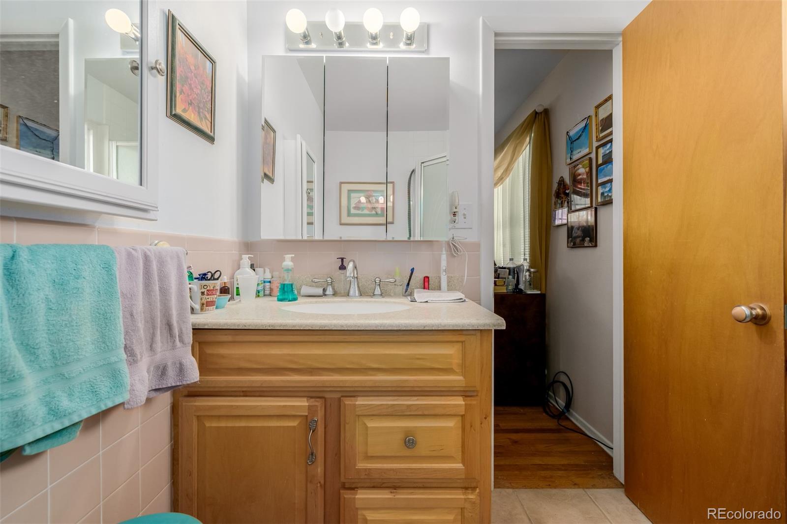 MLS Image #11 for 539  newark street,aurora, Colorado