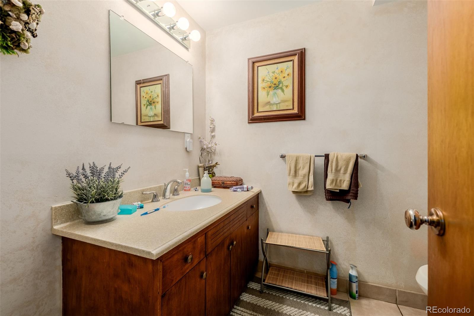 MLS Image #12 for 539  newark street,aurora, Colorado