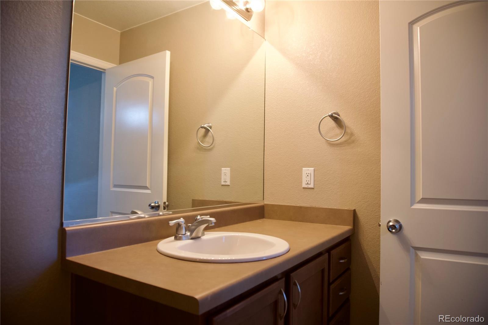 MLS Image #10 for 6277 n flanders street,aurora, Colorado